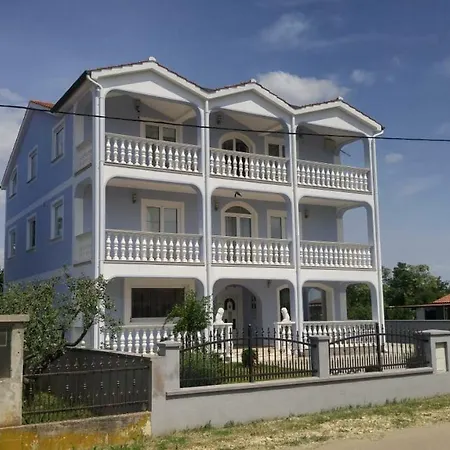 Janja Apartment